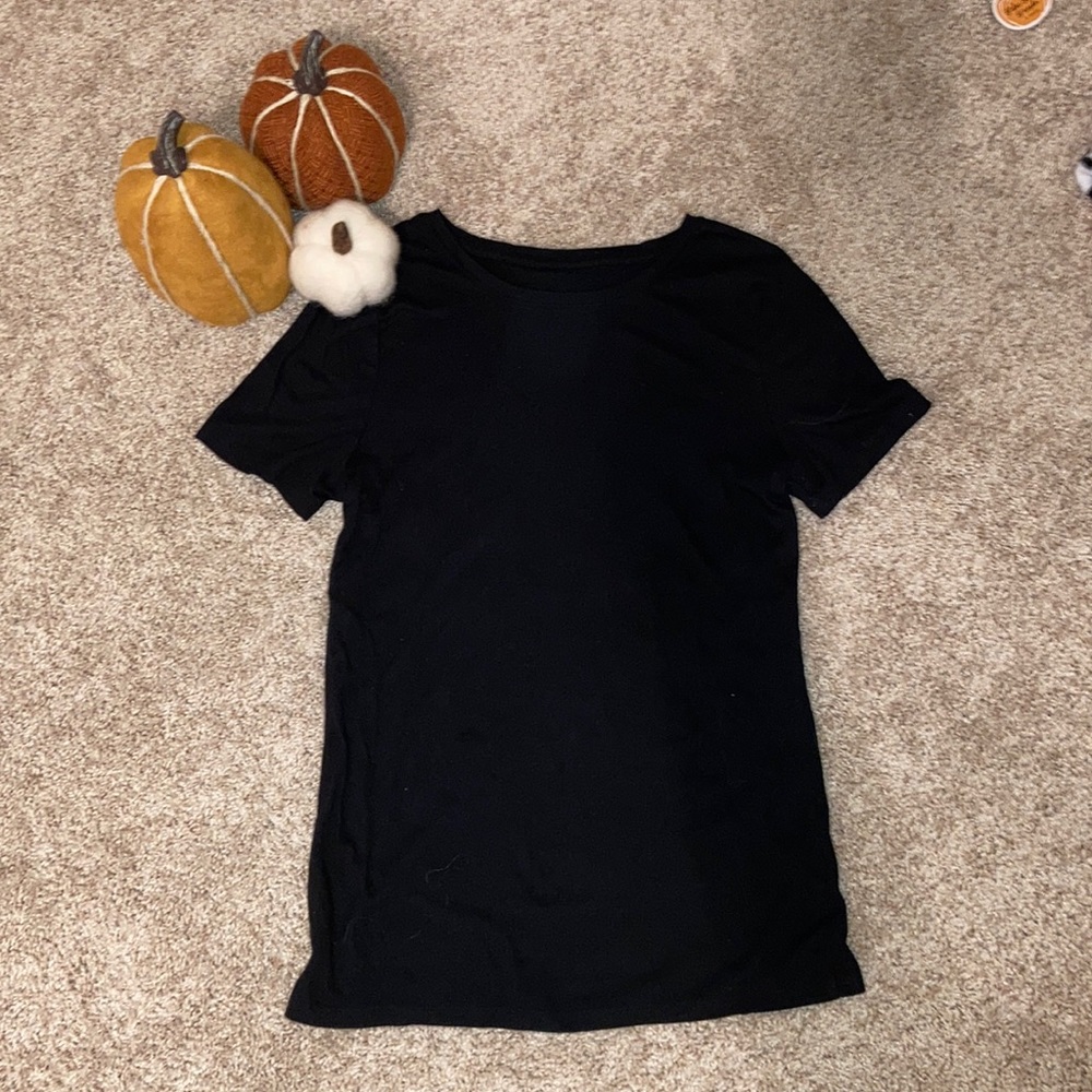 Black Tee